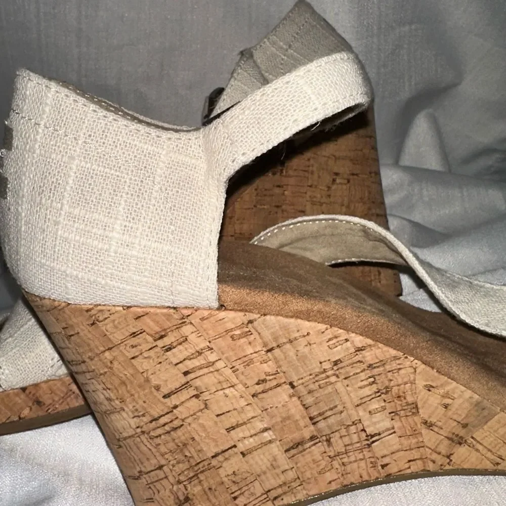 TOMS WOMEN'S CLARISSA WEDGES WHITE  TEXTILE NEW SZ 10 w/dust bag NWOT